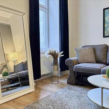 Luxurious And Bright, 5 Min To City Center Apartman Bécs Kültér fotó