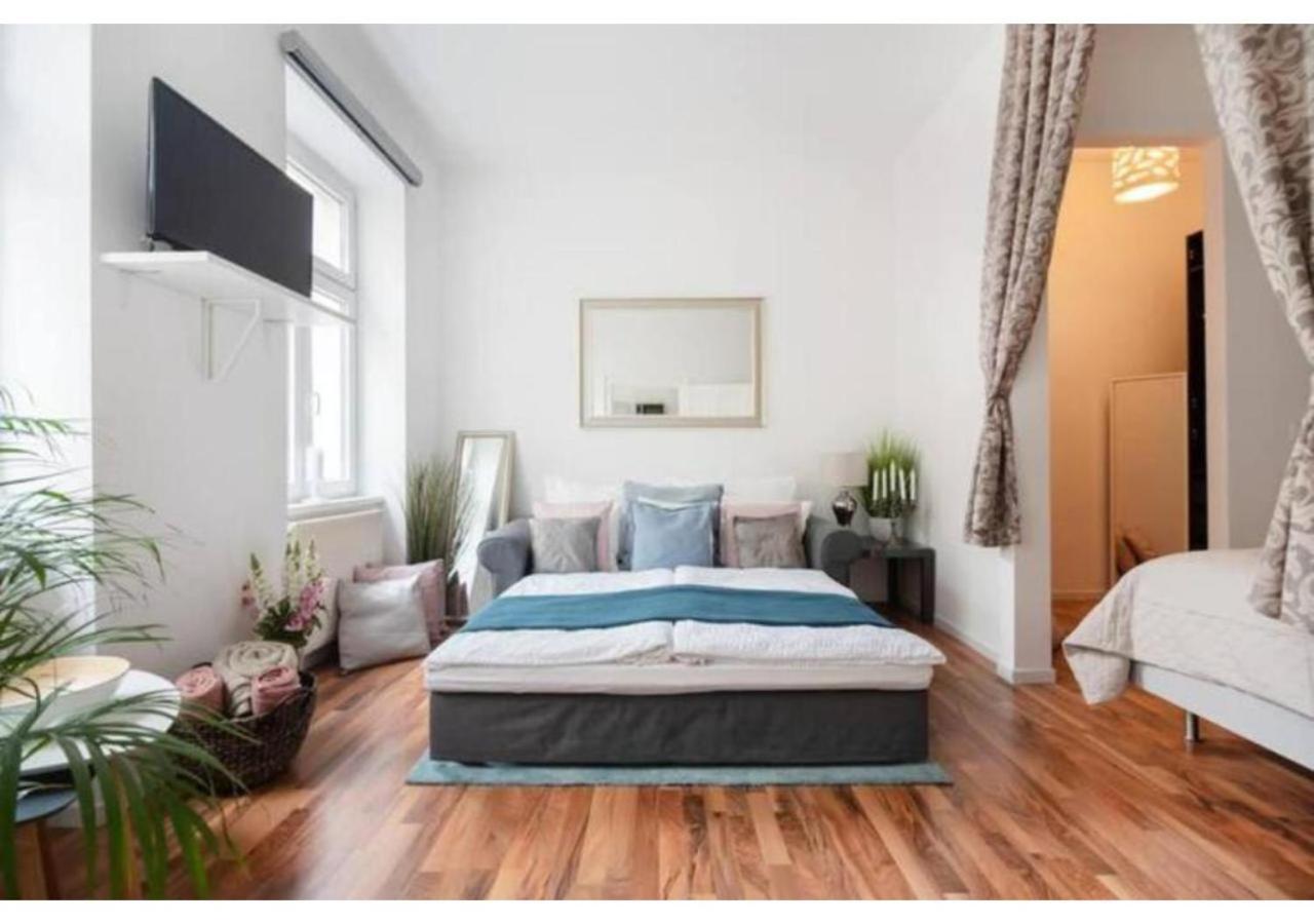 Luxurious And Bright, 5 Min To City Center Apartman Bécs Kültér fotó