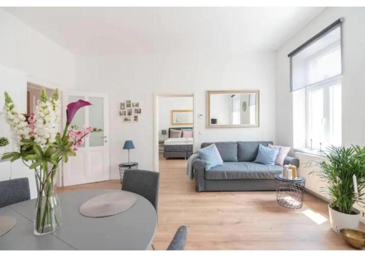 Luxurious And Bright, 5 Min To City Center Apartman Bécs Kültér fotó