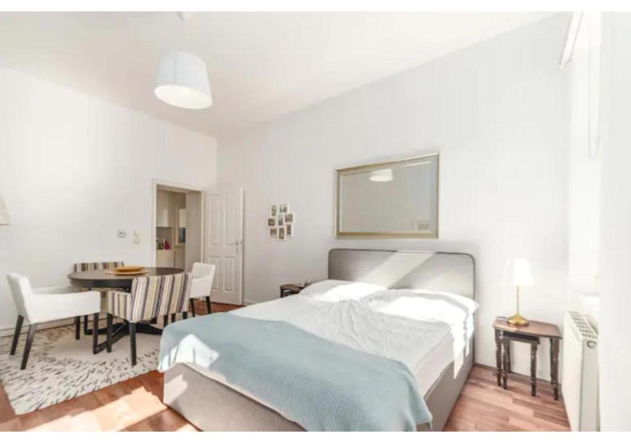 Luxurious And Bright, 5 Min To City Center Apartman Bécs Kültér fotó